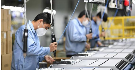 越來越多的外國投資者將目光投向越南，使越南逐步成為世界的新生產基地。
