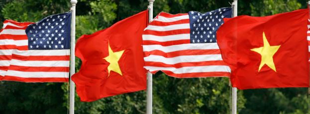 美國駐越南大使馬克·納珀接受越南記者採訪時強調，越美兩國關係處於歷史最好時期，兩國關係建立在互相尊重彼此政治制度，尊重國際法的基礎上。美國願與獨立強盛的越南一道努力，致力於實現和平與繁榮。